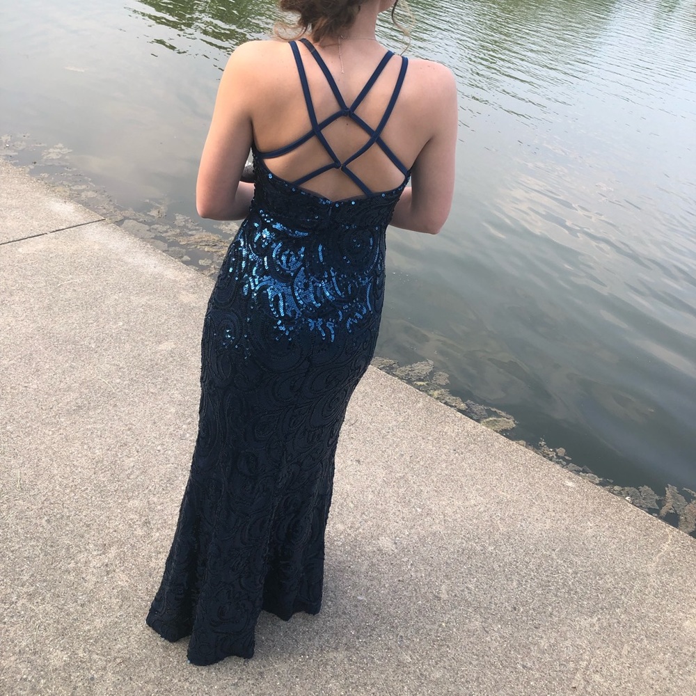 Formal Dress - Picture 2 of 6